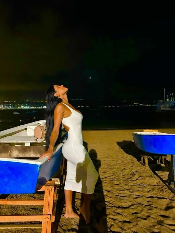 Morena argentina sensual fina y sofisticada,solo para exigentes