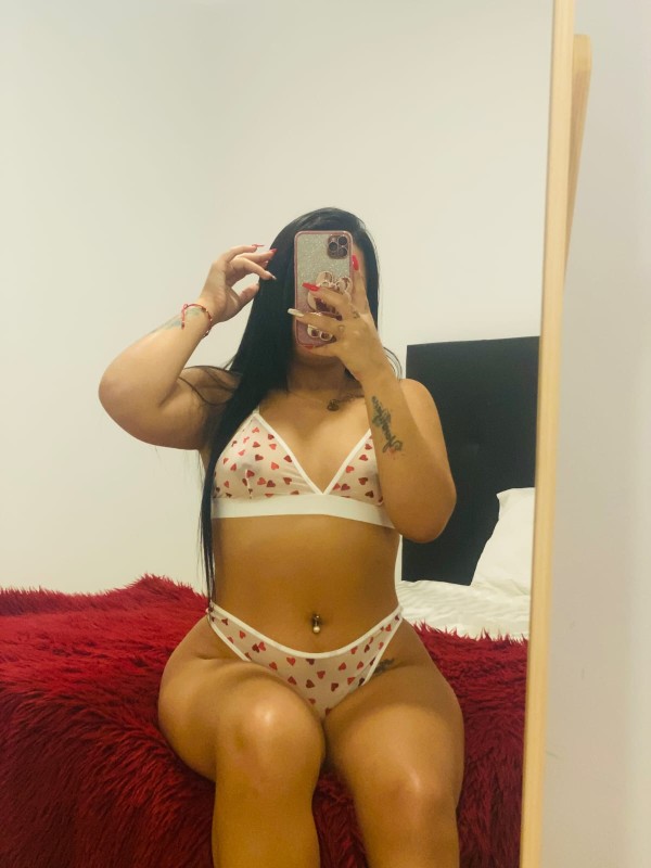 LINA JOVENCITA LATINA RECIEN LLEGADA