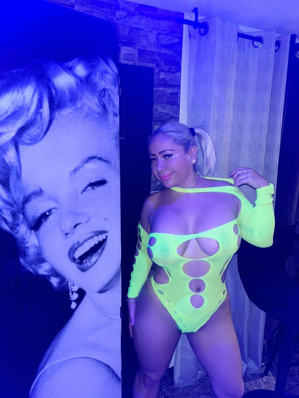 Espectacular mujer madura latina fiestera y guarra 24 horas