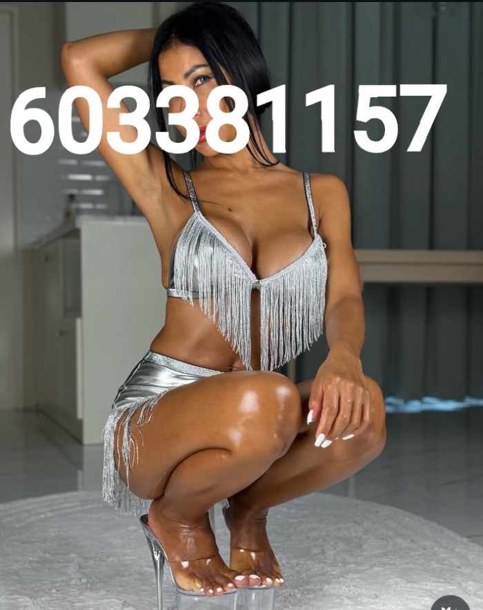En Elda super guapa pechugona delgadita cuerpazo