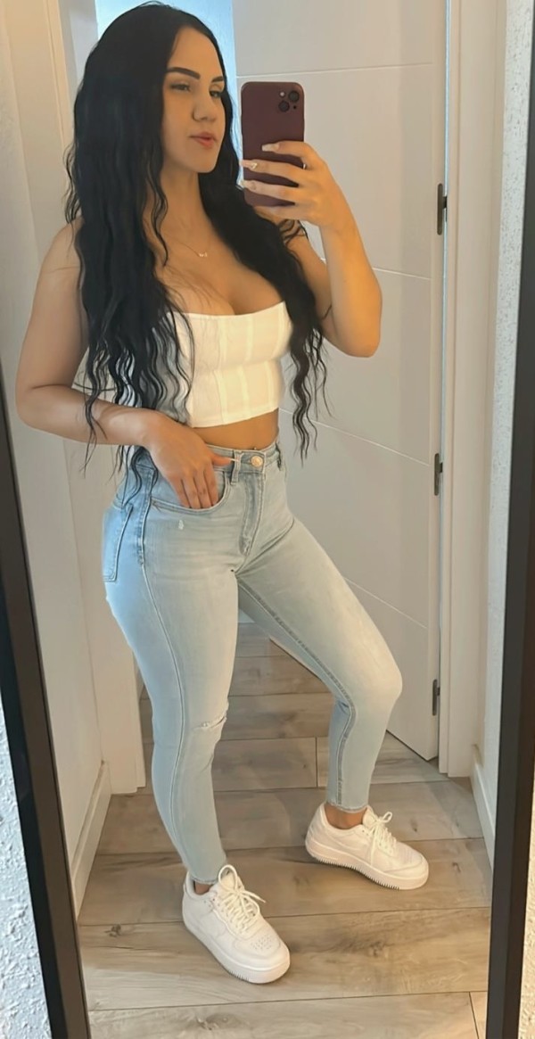 PAULA RICA MAMADA RICO COÑITO FIESTERA SALIDAS 24h