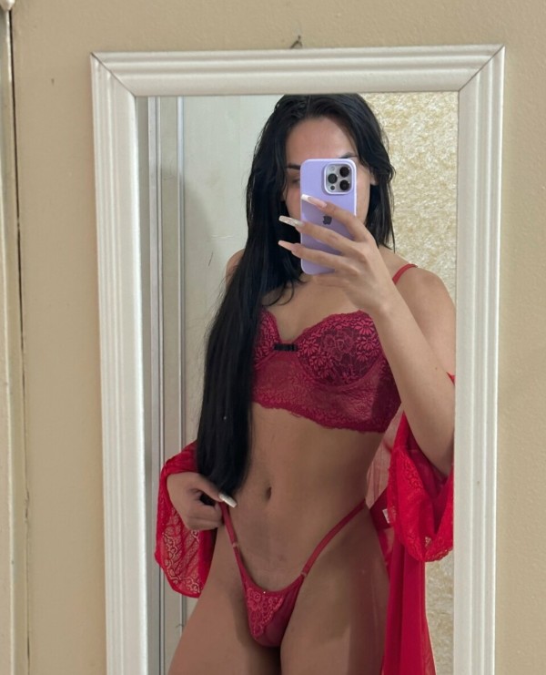 NOVEDAD HERMOSA LATINA ZORRA SEDIENTA DE SEXO XL SIN LIMITES( CONTENIDO€)