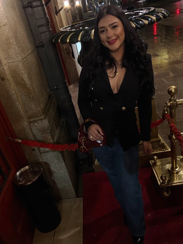 Mel jovencita morbosa