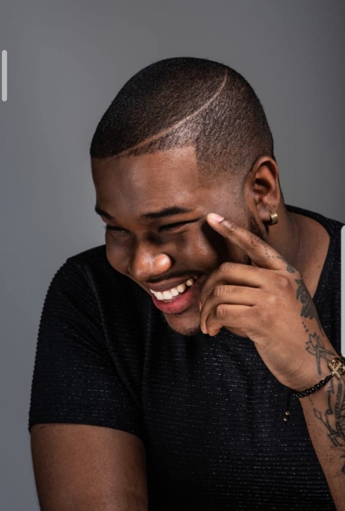 Chico nuevo versátil