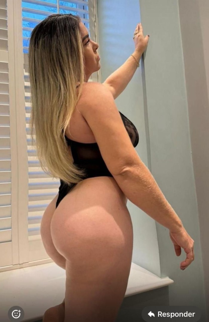 Brasilera con buenas curvas