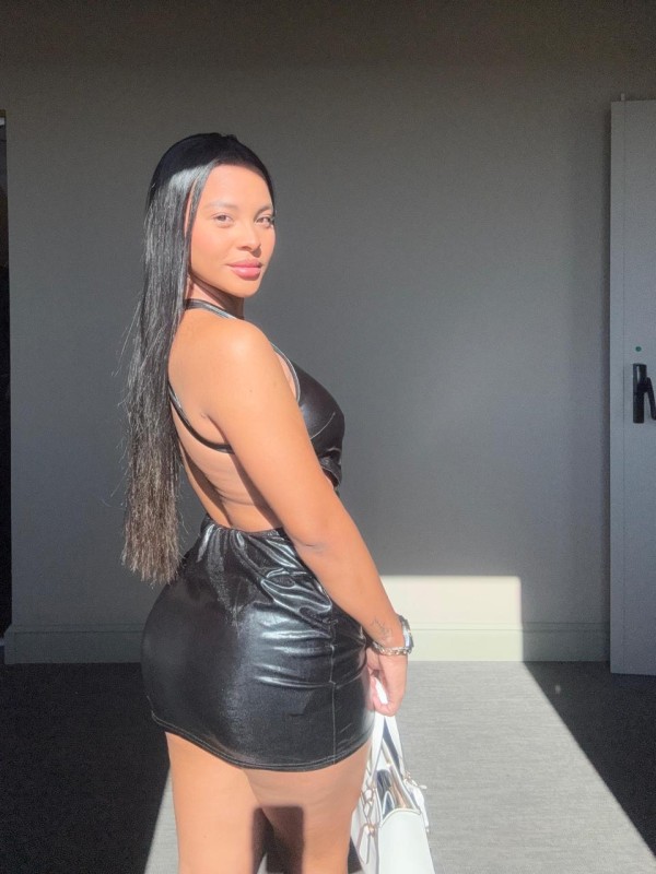 Colombiana Independiente jovencita