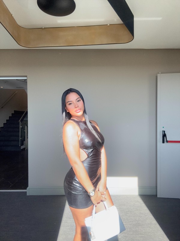 Colombiana Independiente jovencita