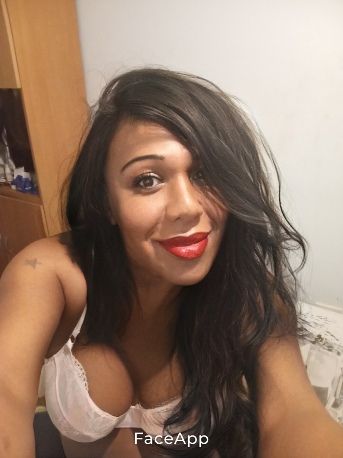 Trans Nicole massagista erotica