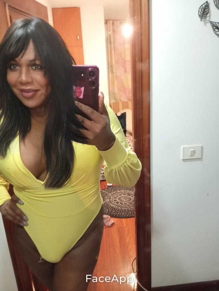 Trans Nicole massagista erotica