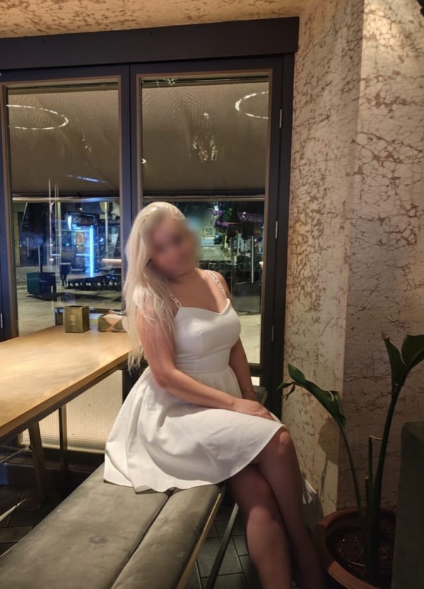 Hola soy Jarmi rubia jovencita en santiago masaje