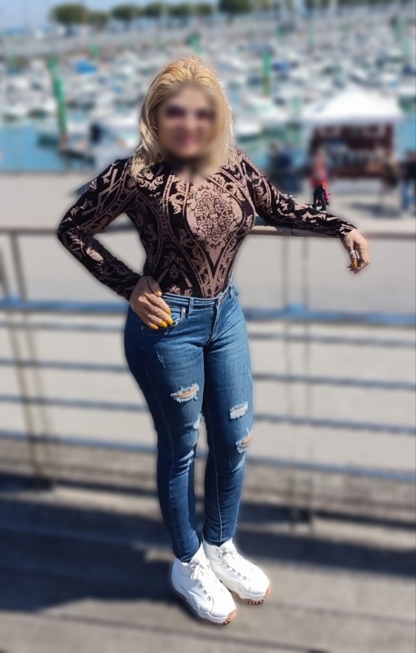 Tania con ganas de sexo masajes sensitivo con lengua y manos