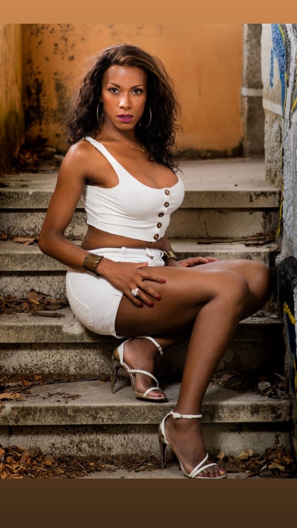 Bela travesti Diane femenina  sensualidad en una solo cuerpo