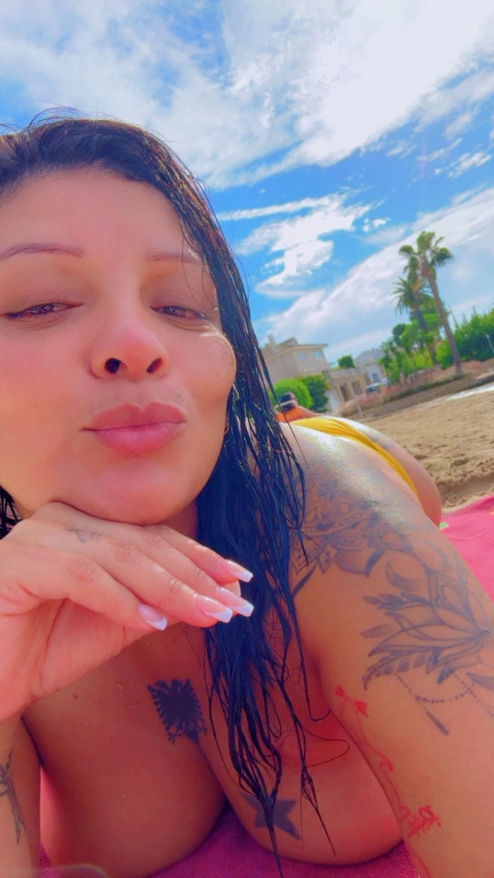 Rica latina fogosa ardiente