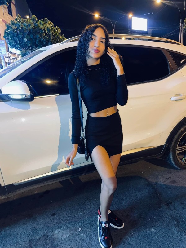 ME LLAMO SALOME SOY MUY ENCANTADORA Y FIESTERA