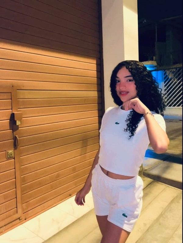 ME LLAMO  SALOME   SOY MUY ENCANTADORA Y FIESTERA