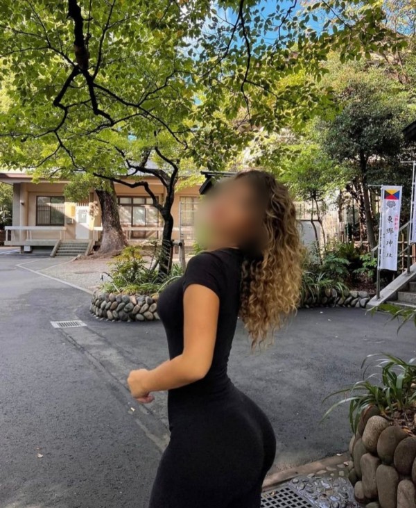 ANA…CARIÑOSA, ATENTA…TODO LO QUE NECESITAS LLA