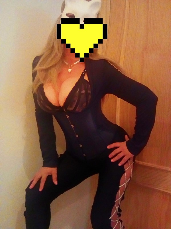 ES DIFICIL NO SUCUMBIR A MIS ENCANTOS.MASAJES EN CORDOBA CENTRO.