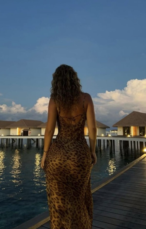 ANA…CARIÑOSA, ATENTA…TODO LO QUE NECESITAS LLA