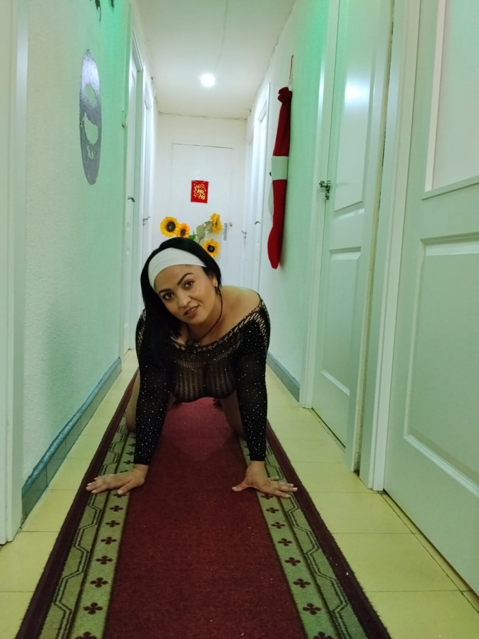 Novedad en Huesca, colombiana sexy cachonda besuco