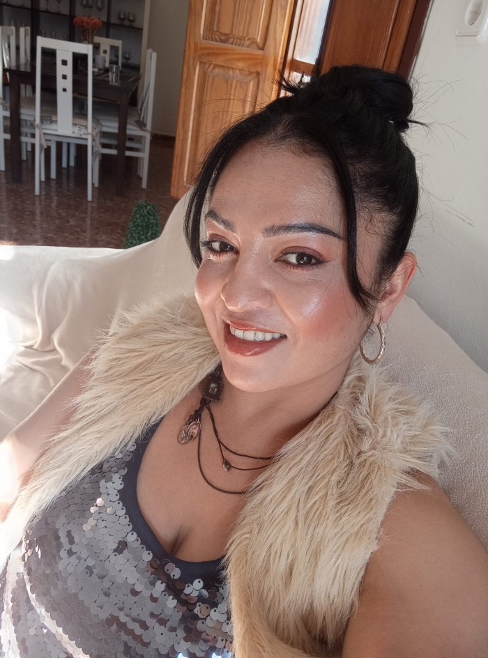 Novedad en Huesca, colombiana sexy cachonda besuco