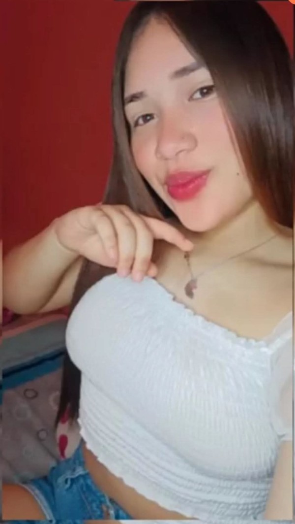 VICTORIA  TÚ DIOSA… DELICIOSA,,, TREMENDA Y JUGUETONA