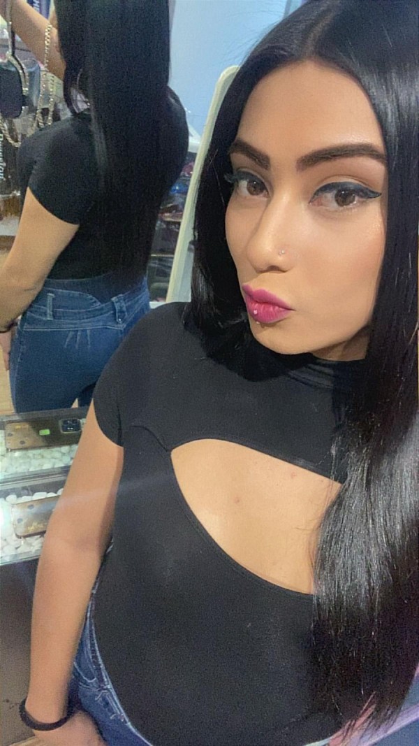 LATINA CACHONDA LECHERA COMPLACIENTE .. INSACIABLE!!