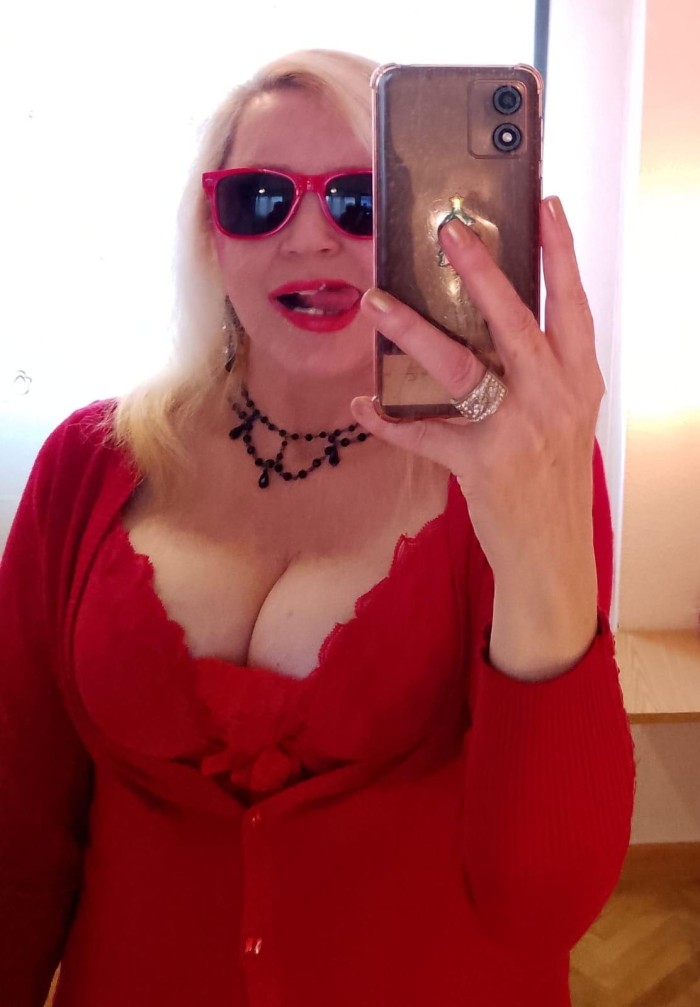 Española madurita fiestera bisex PECHOTES