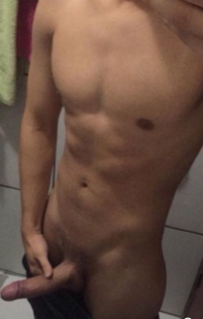 GUAPO FIESTERO DISPONIBLE CON LUGAR