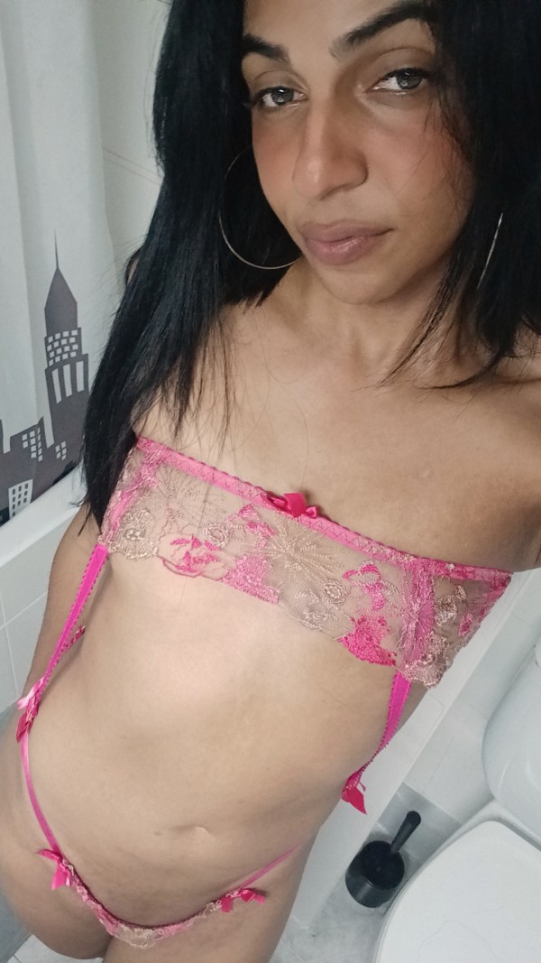 Linda Paisa Cañera