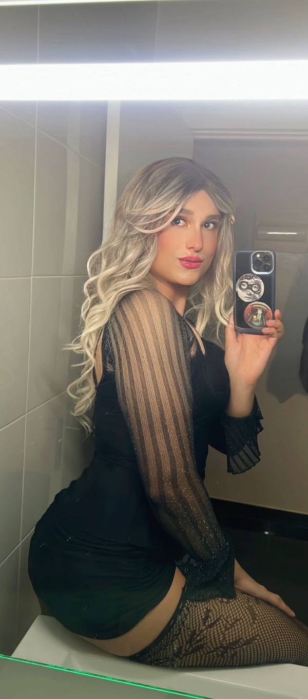 BELLA CHICA TRANS, EN VALENCIA, MUY VERSATIL
