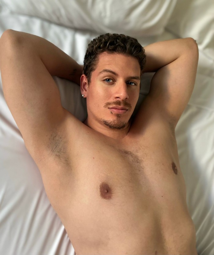 Rubio Activo y Sexy