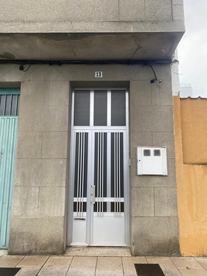 SE ALQUILAN HABITACIONES CON TODOS LOS SERVICIOS