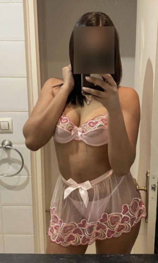 EMPURIABRAVA. LATINA COMPLACIENTE Y EXPERTA EN DARTE PLACER ¡SUPER NOVEDAD!