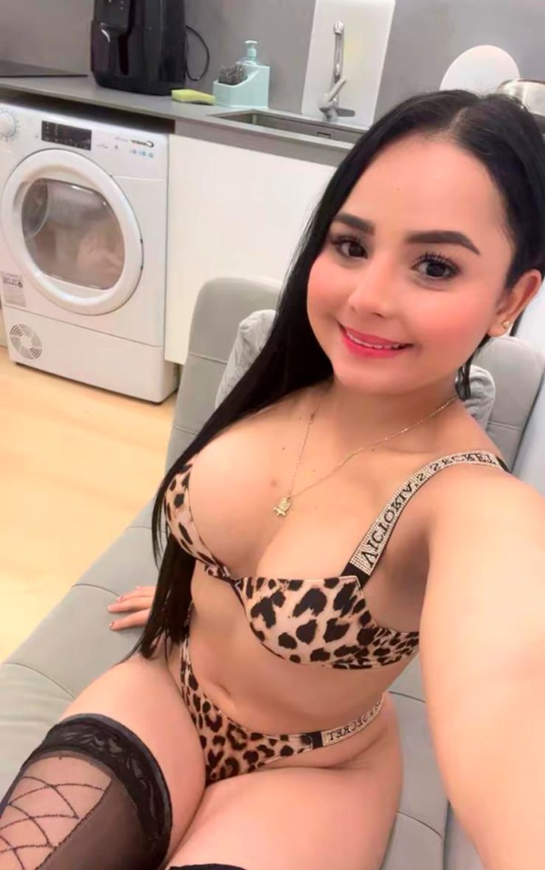 Novedad, hermosa, juguetona, fiestera para divertirte toda la noche