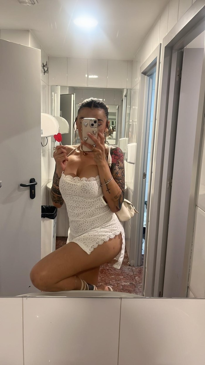 CARIÑOSA Y SEXY NUEVA EN EMPURIABRAVA