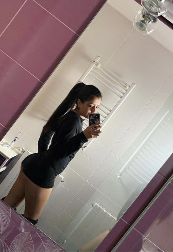 Chica natural 19 años foto real ,de paso por aquí apartamento privado