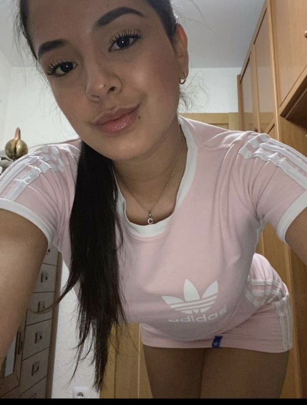 Chica natural 19 años foto real ,de paso por aquí apartamento privado