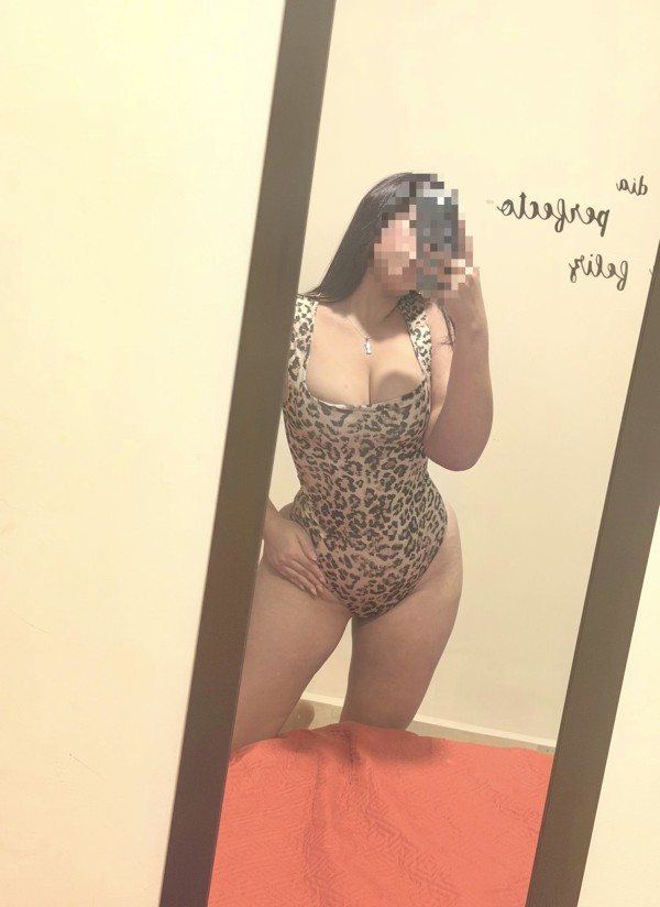 Joven recién iniciada cuerpo maravilloso 24 horas