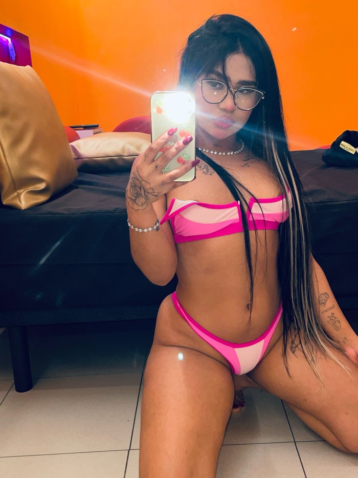 venezolana 100% ardiente y seductora