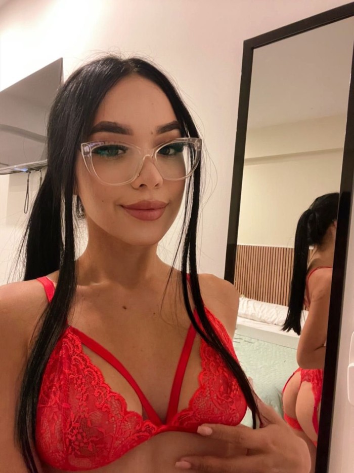 Una caliente niñata NOVEDAD KAYLY