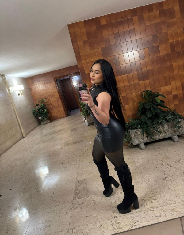 NOVEDAD LATINA CACHONDA