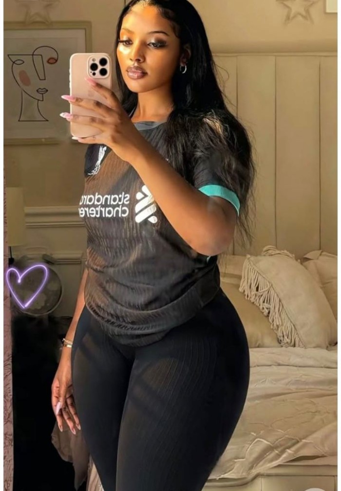 Sensual morena de infarto