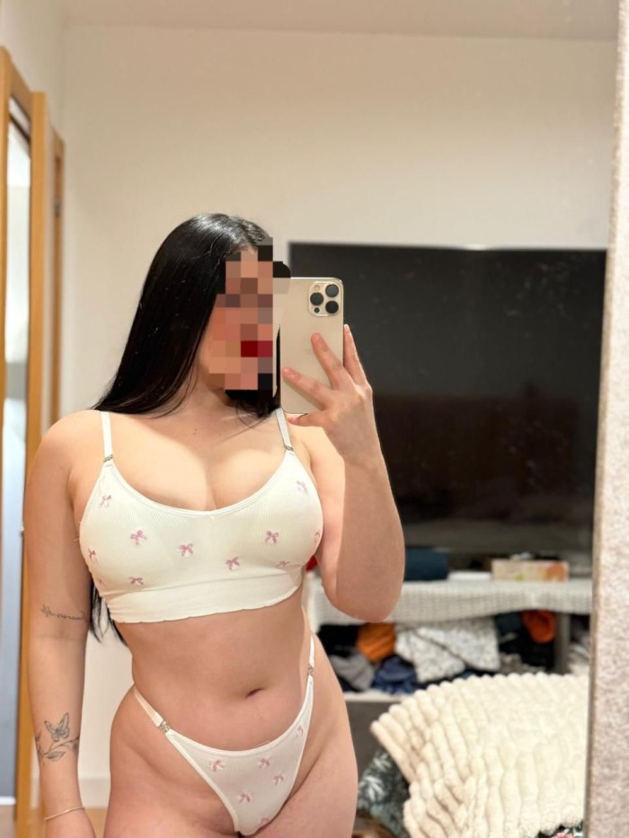 NIÑATA SEXY FIESTERA, VIENES O VOY??