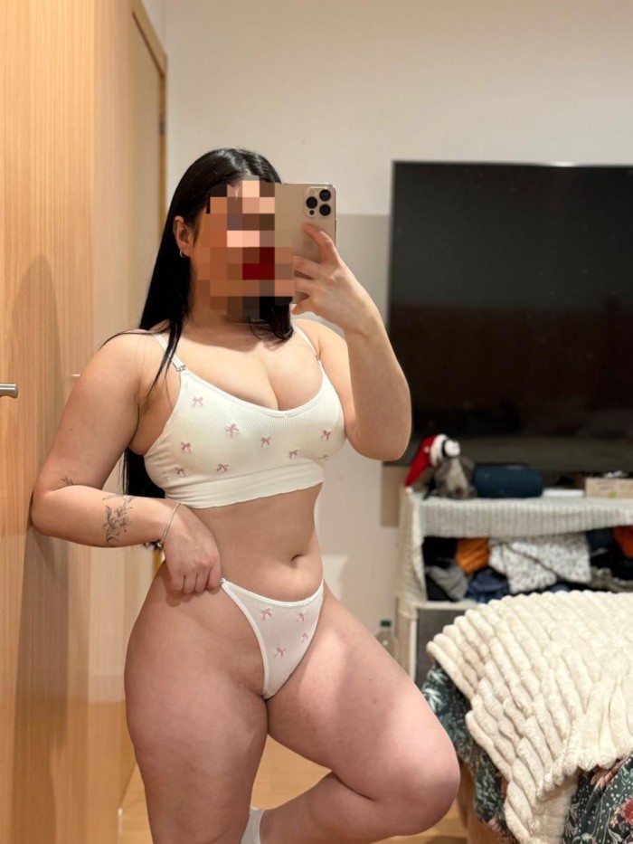 NIÑATA SEXY FIESTERA, VIENES O VOY??