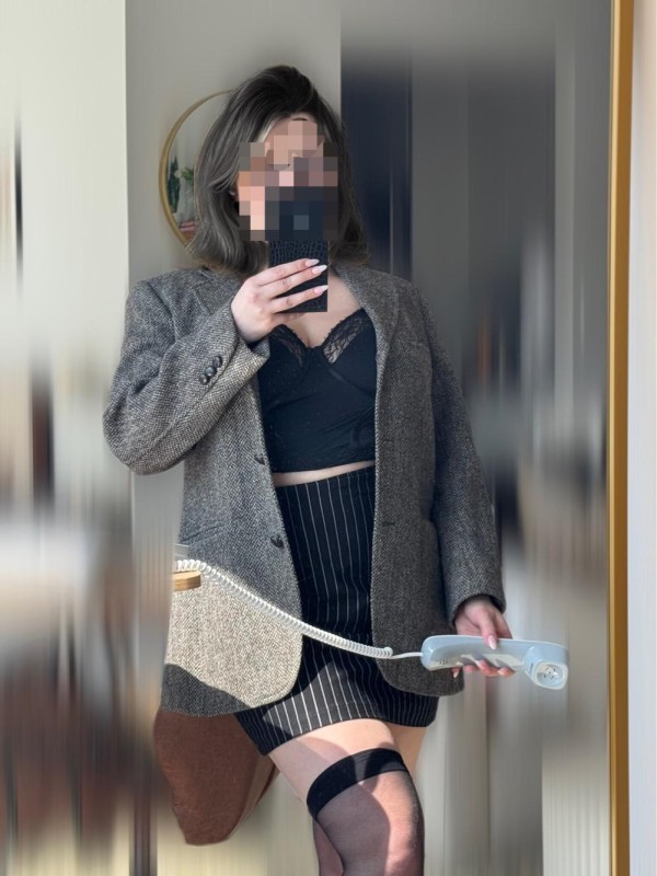 CATALANA.SECRETARIA DE DIRECCIÓN .SOLO HAGO SALIDAS