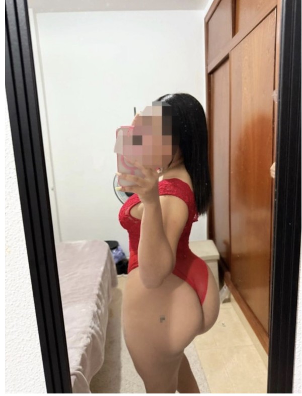 SEXY ARDIENTE Y FIESTERA NO TE COMPLIQUES LA VIDA Y VEN A VERME