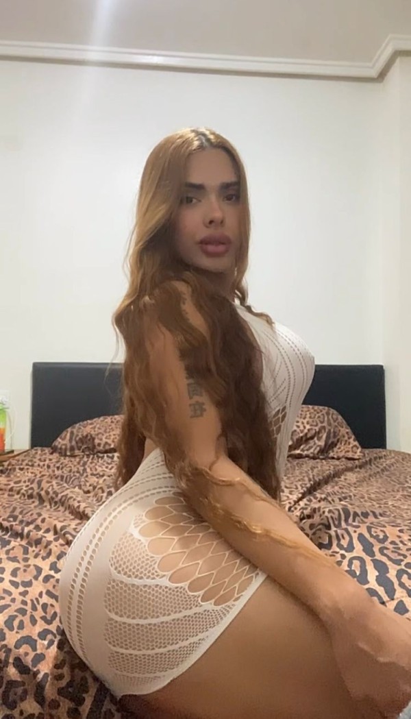HERMOSA TRANS ENCANTADORA Y FEMENINA,DE NUEVO EN TORREVIEJA