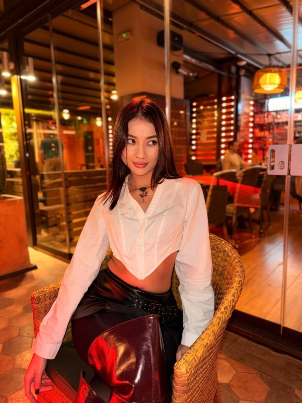 Ariana  en denia por una semana bebes