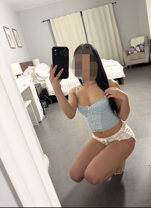 MASAJISTA ESCORT DELGADA INDEPENDIENTE