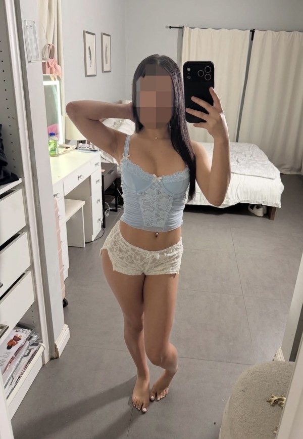 MASAJISTA ESCORT DELGADA INDEPENDIENTE